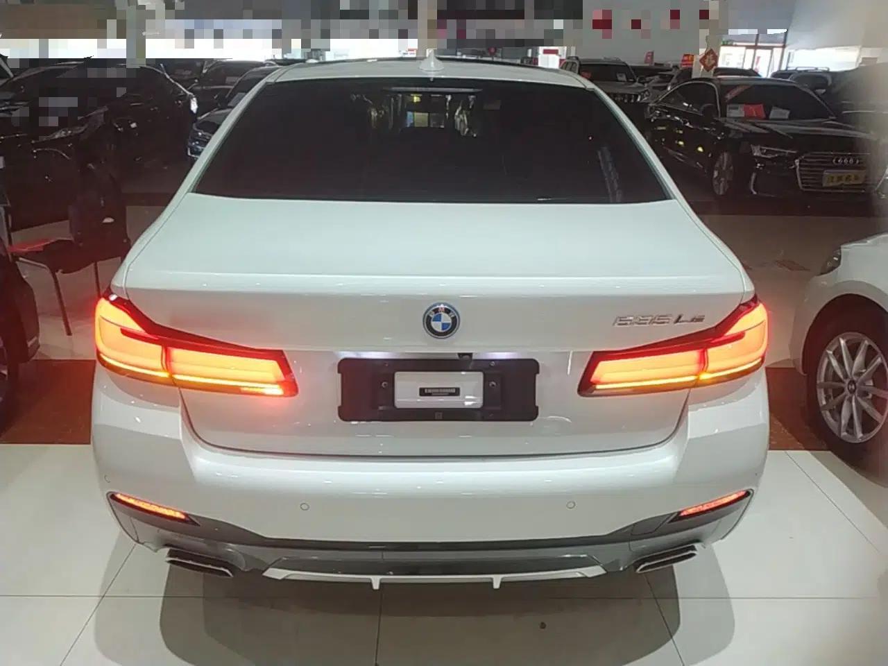 BMW 5 Series New Energy 2022 Restyled 535Le M Sport Package — миниатюра 5