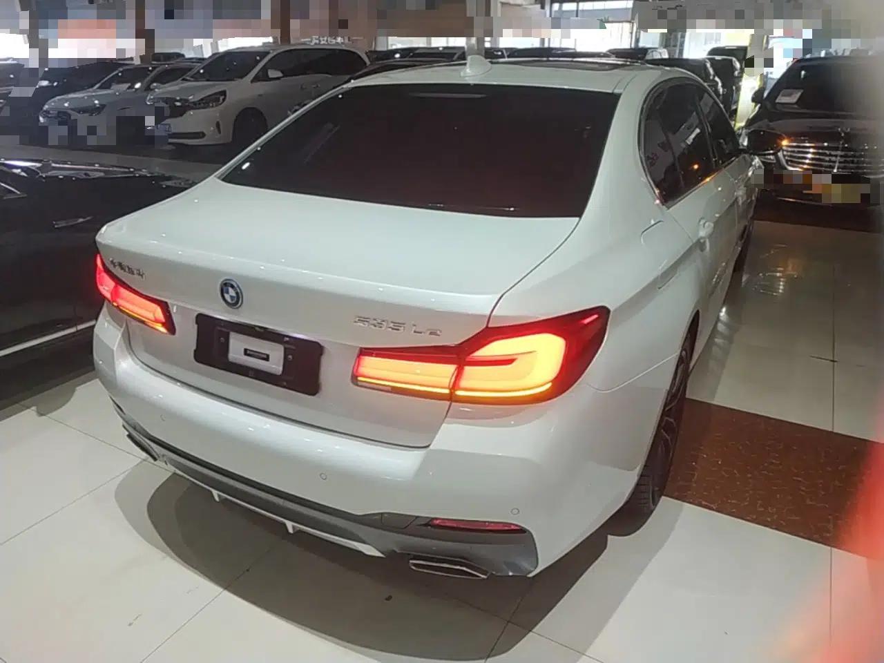 BMW 5 Series New Energy 2022 Restyled 535Le M Sport Package — миниатюра 6