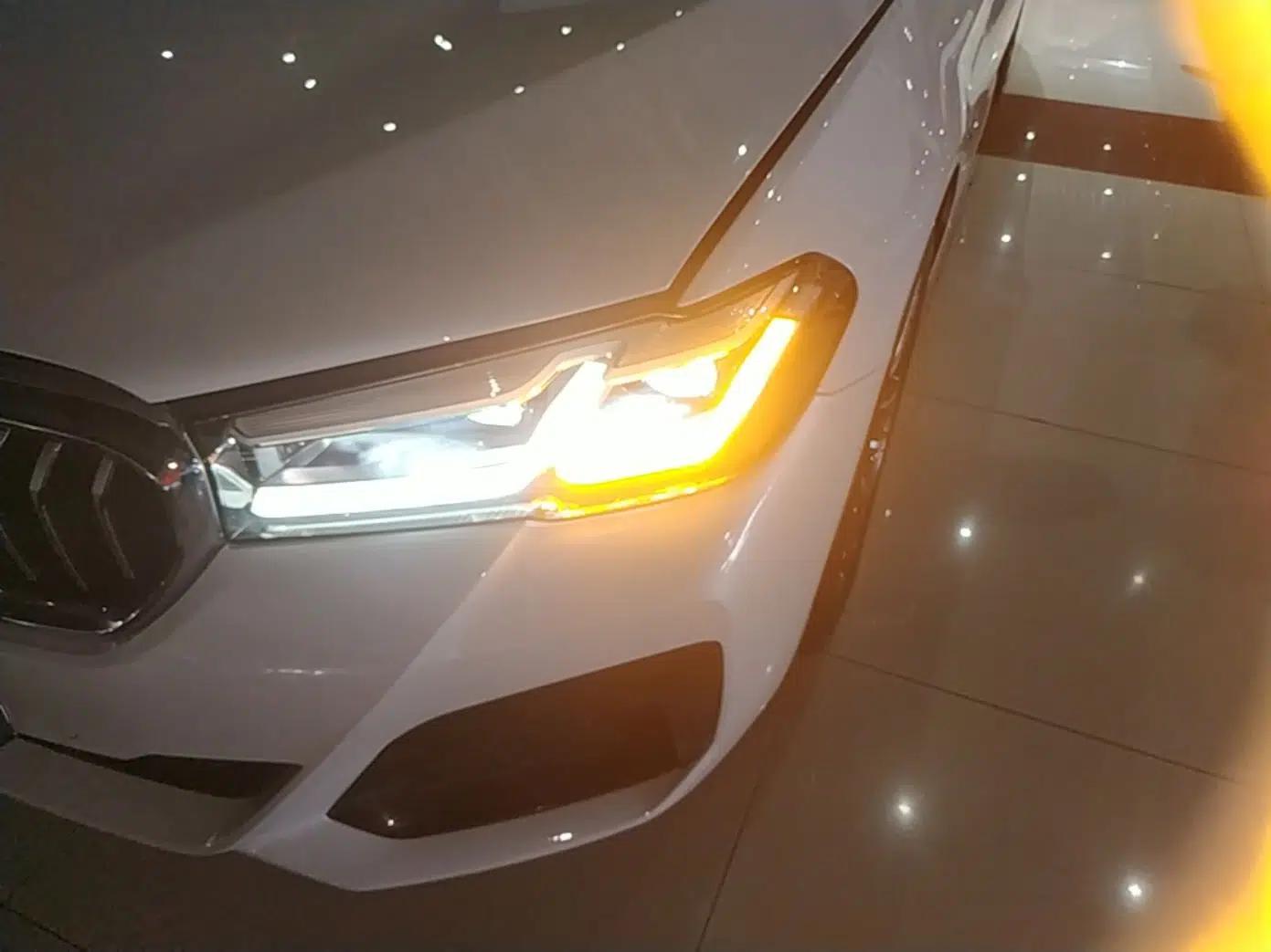 BMW 5 Series New Energy 2022 Restyled 535Le M Sport Package — миниатюра 8