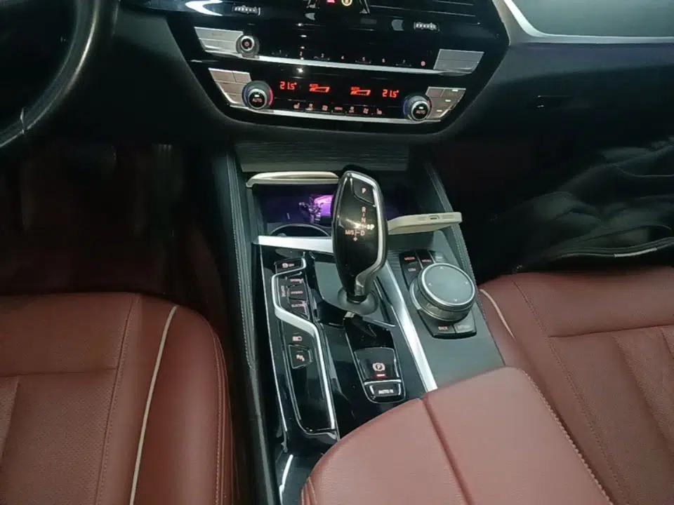 BMW 5 Series New Energy 2021 Restyled 535Le M Sport Package — миниатюра 21