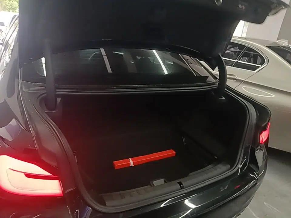 BMW 5 Series New Energy 2021 Restyled 535Le M Sport Package — миниатюра 27