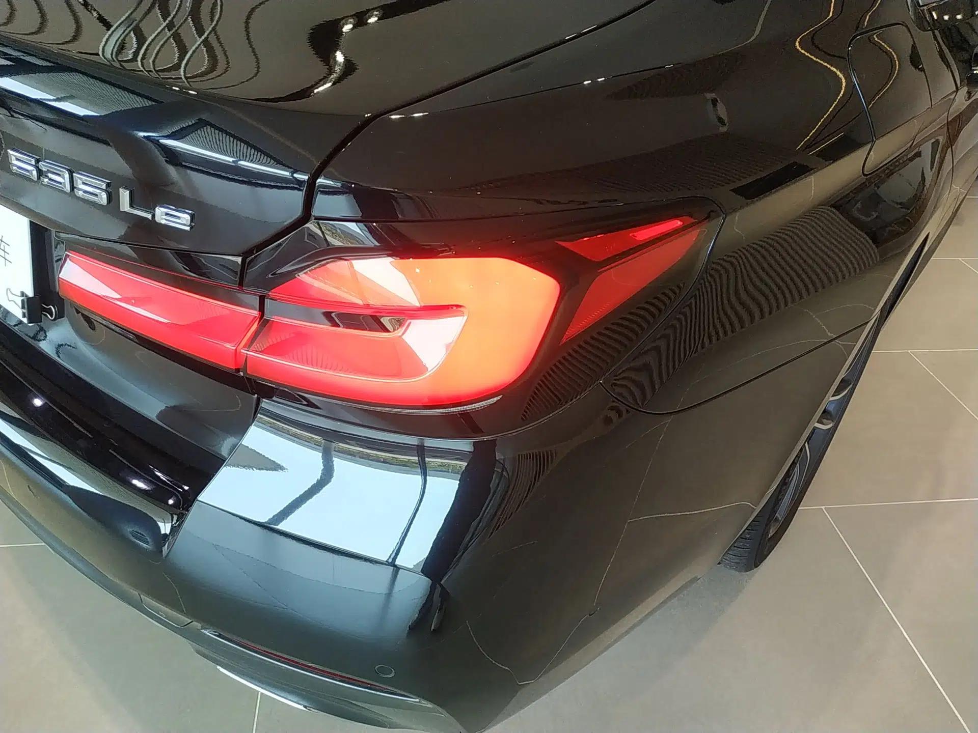 BMW 5 Series New Energy 2022 Second Facelift 535Le M Sport Package — миниатюра 14
