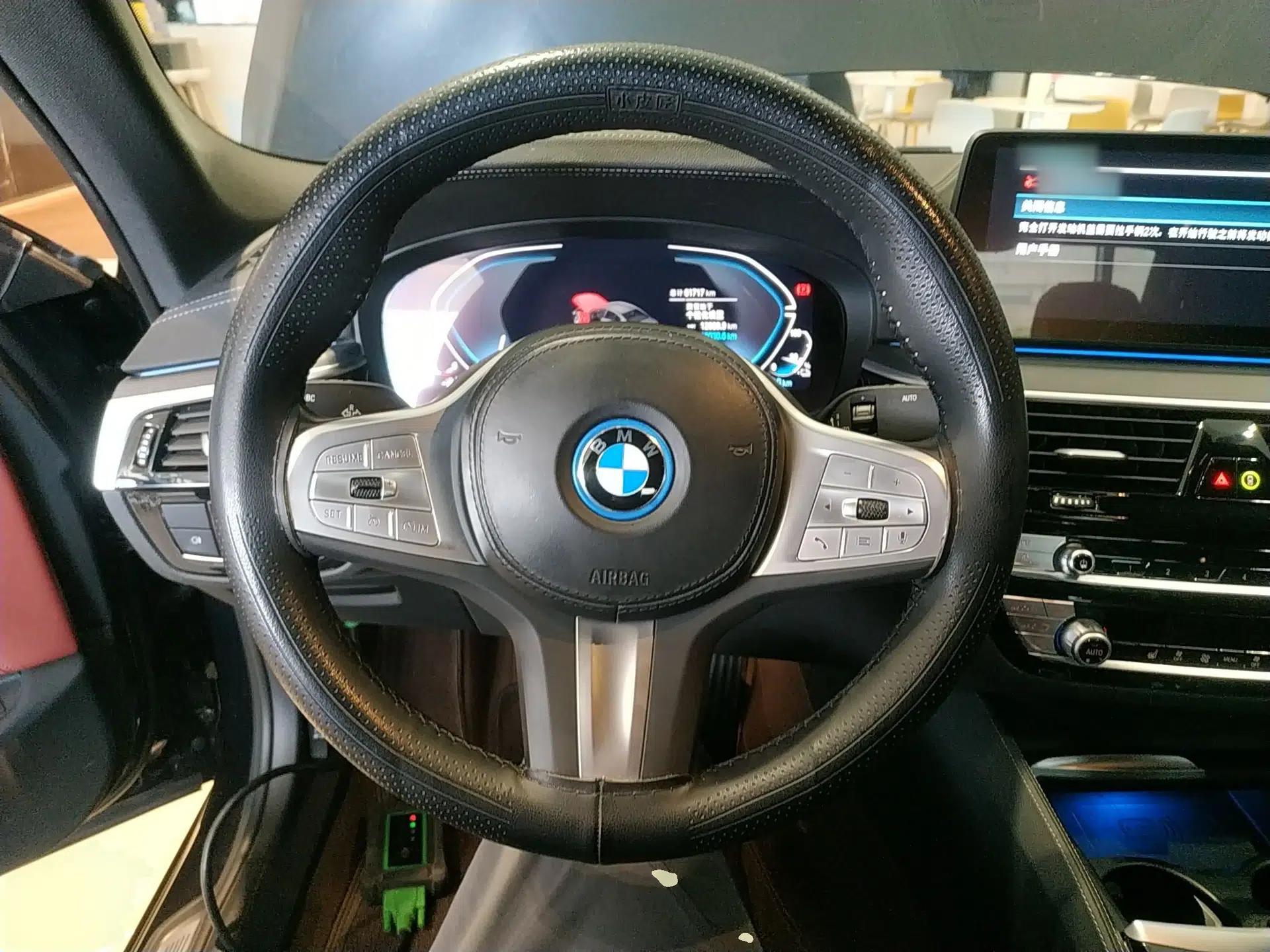 BMW 5 Series New Energy 2022 Second Facelift 535Le M Sport Package — миниатюра 18