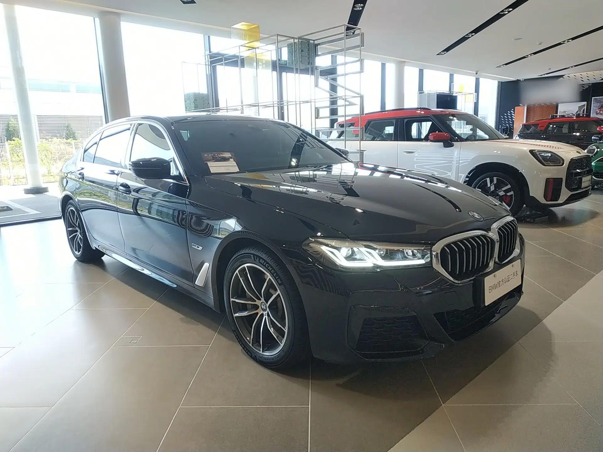 BMW 5 Series New Energy 2022 Second Facelift 535Le M Sport Package — миниатюра 3