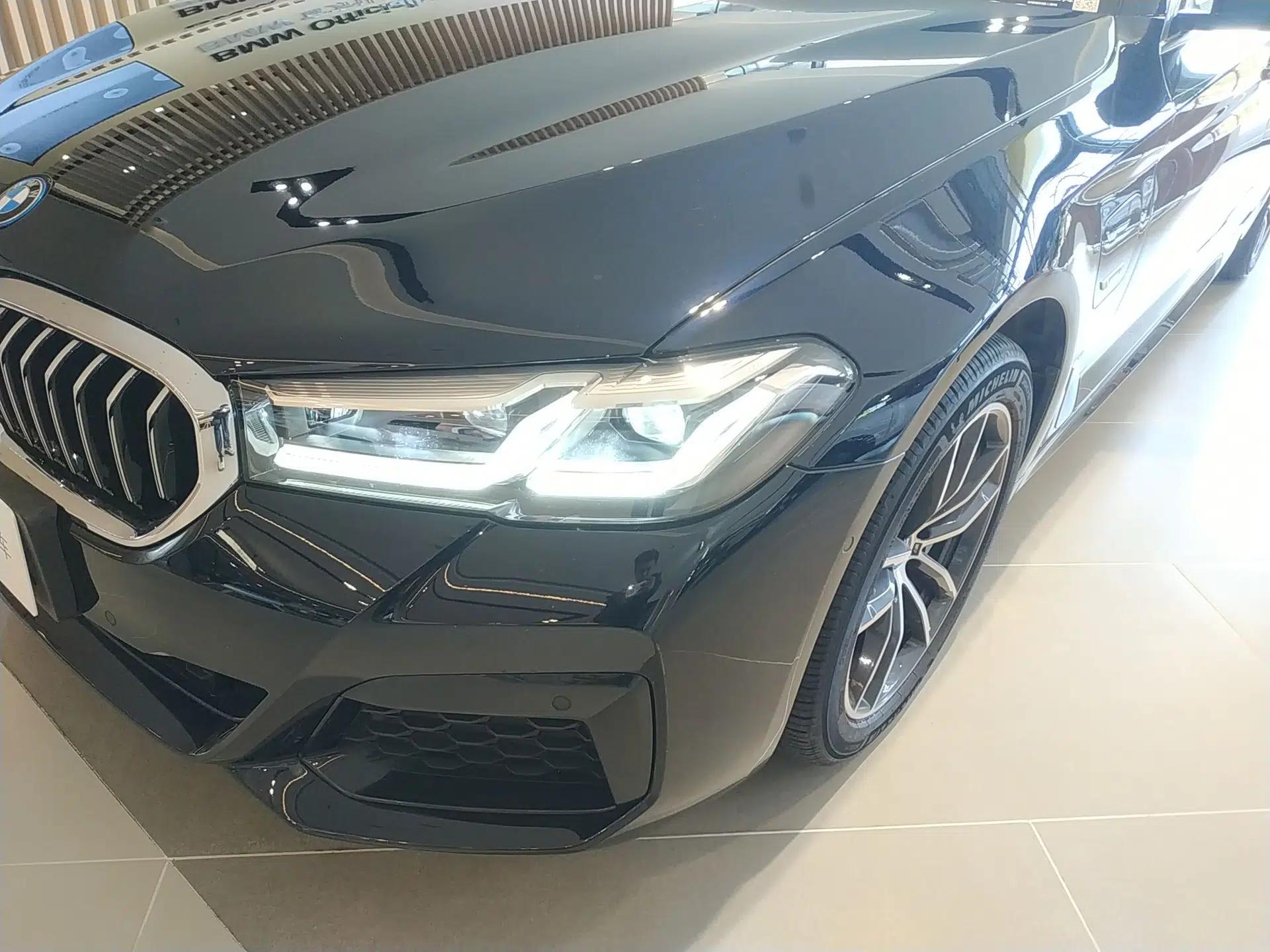 BMW 5 Series New Energy 2022 Second Facelift 535Le M Sport Package — миниатюра 8