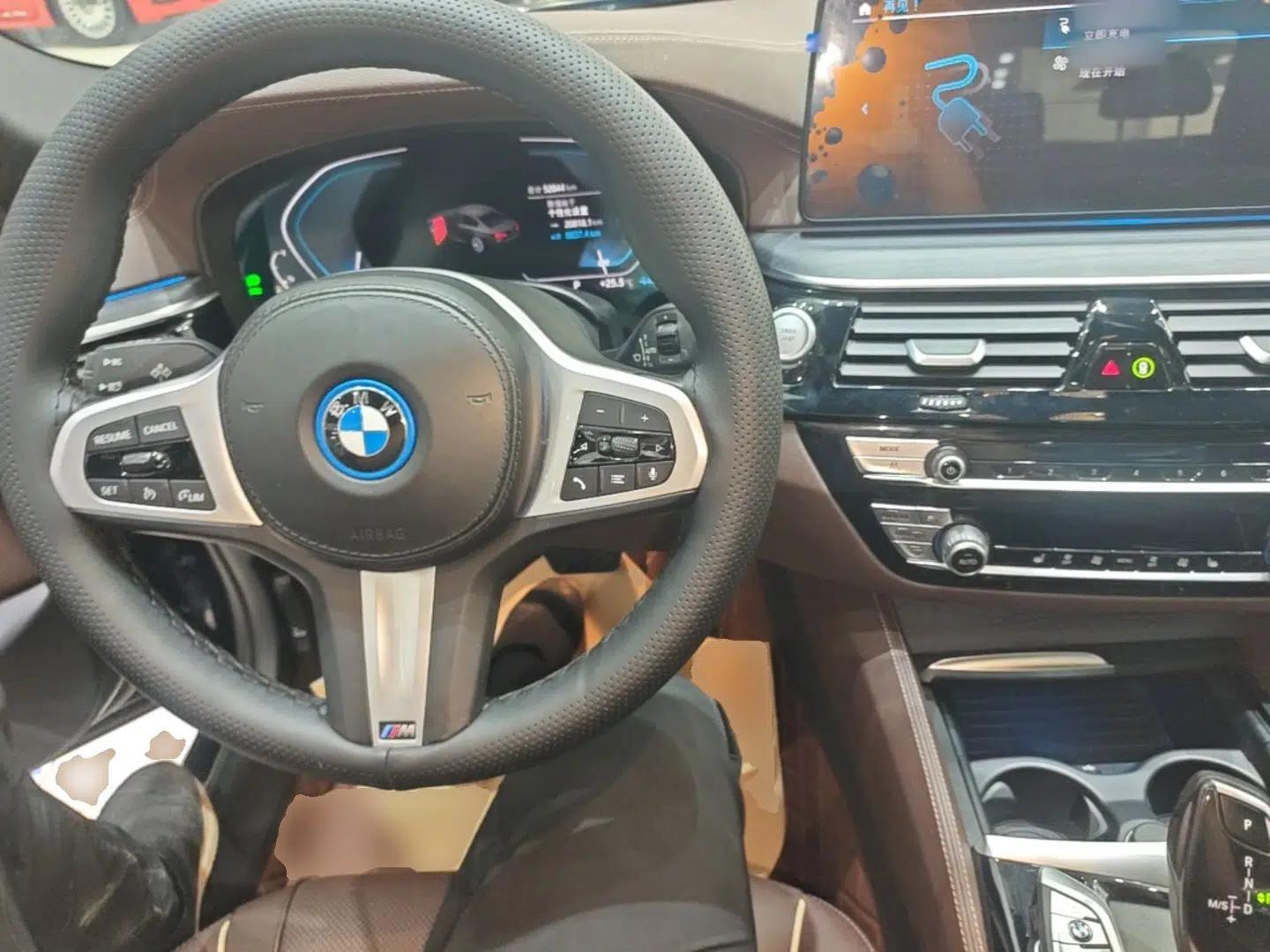 BMW 5 Series New Energy 2022 535Le M Sport Package — миниатюра 12