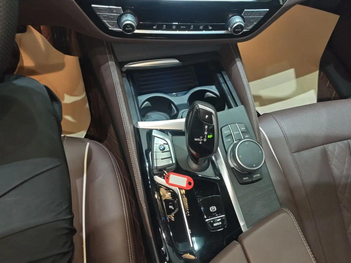 BMW 5 Series New Energy 2022 535Le M Sport Package — миниатюра 16