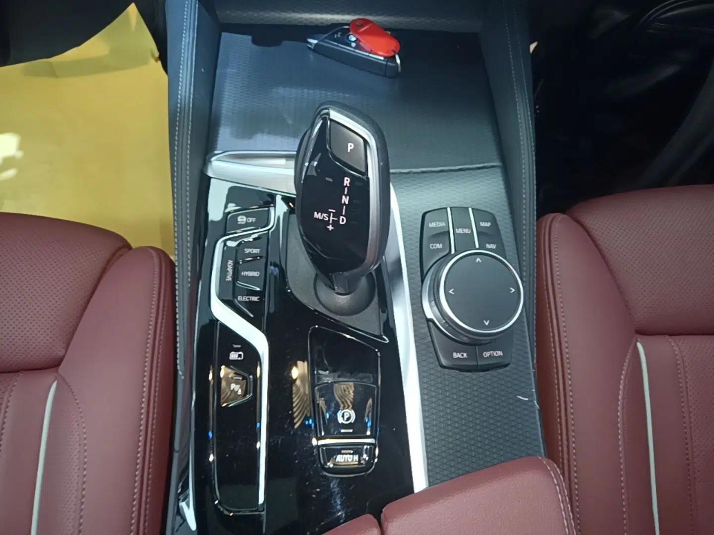 BMW 5 Series New Energy 2022 535Le Pioneer Edition M Sport Package — миниатюра 16