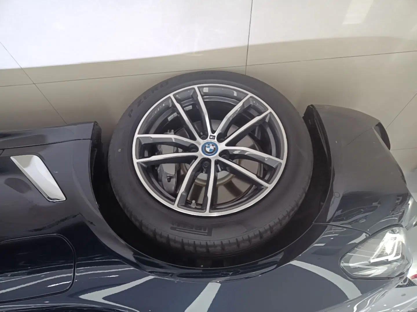 BMW 5 Series New Energy 2022 535Le Pioneer Edition M Sport Package — миниатюра 10