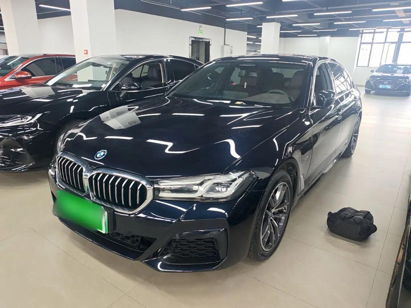 BMW 5 Series New Energy 2022 Second Facelift 535Le Pioneer Edition M Sport Package — миниатюра 1
