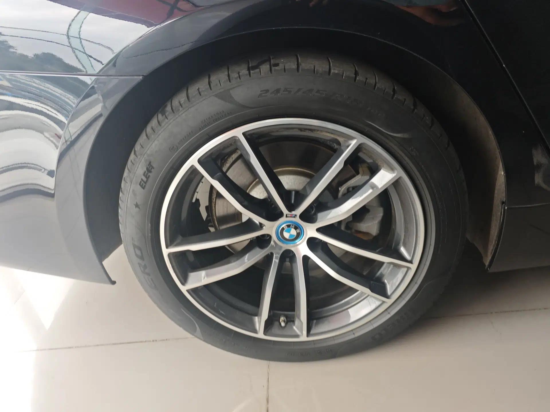 BMW 5 Series New Energy 2021 535Le Pioneer Edition M Sport Package — миниатюра 11