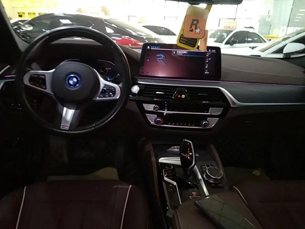 BMW 5 Series New Energy 2021 Restyled 535Le M Sport Package — миниатюра 17