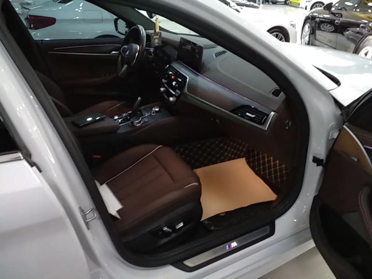 BMW 5 Series New Energy 2021 Restyled 535Le M Sport Package — миниатюра 24
