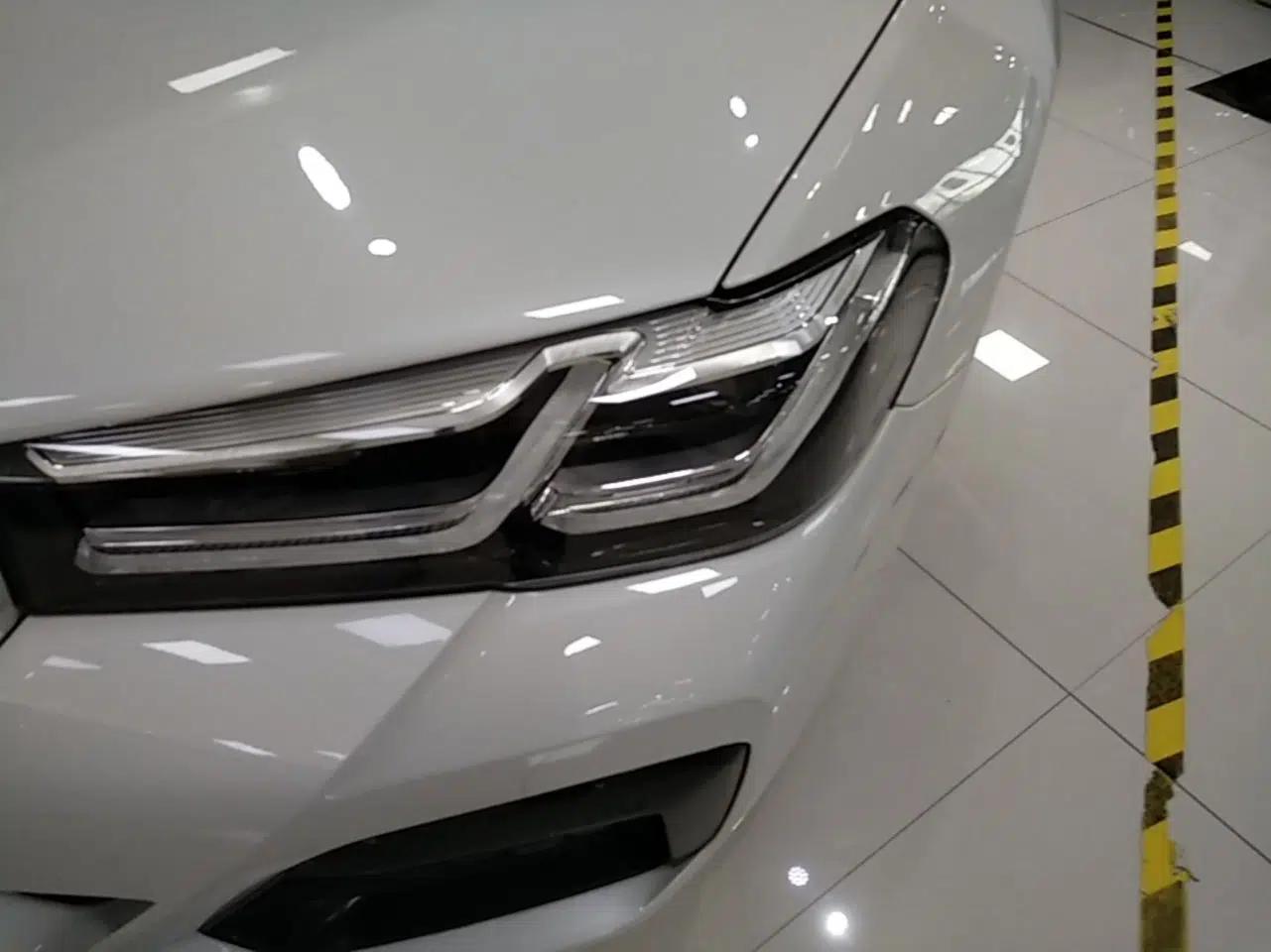 BMW 5 Series New Energy 2021 Restyled 535Le M Sport Package — миниатюра 8
