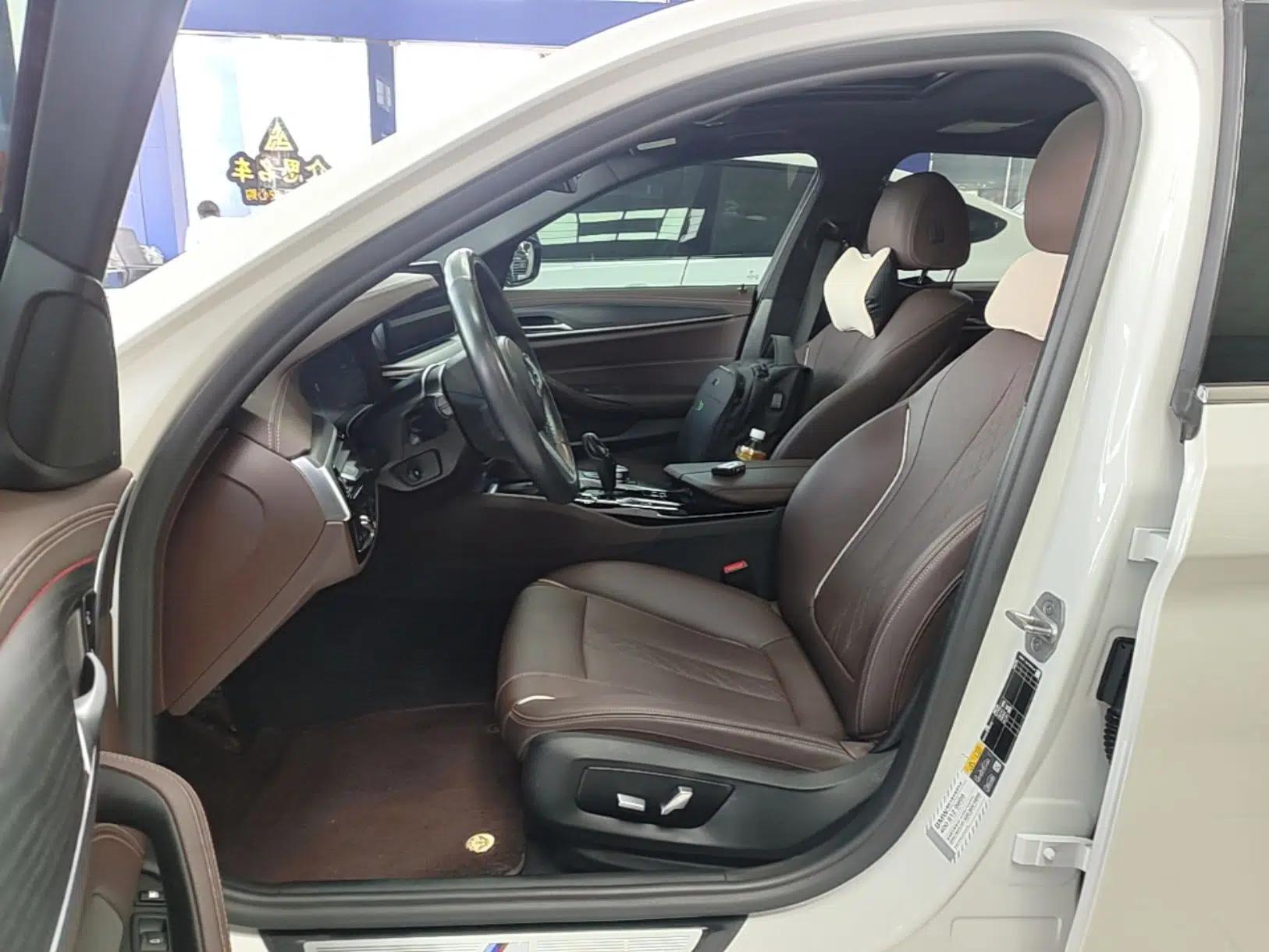 BMW 5 Series New Energy 2022 Restyled 535Le M Sport Package — миниатюра 17