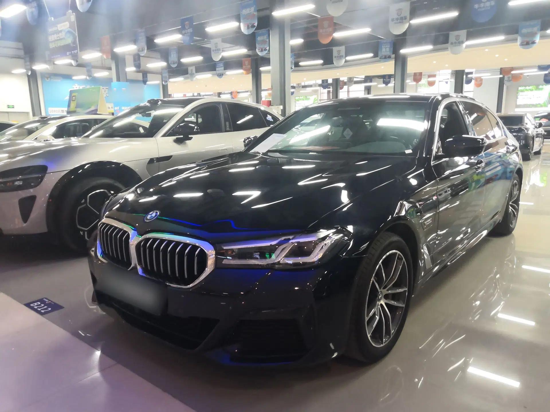BMW 5 Series New Energy 2022 Second Facelift 535Le Pioneer Edition M Sport Package — миниатюра 1