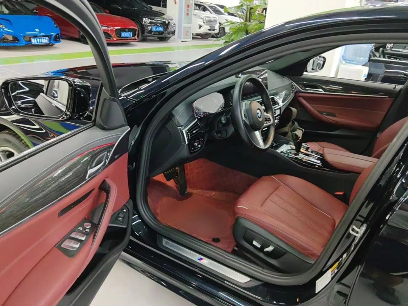 BMW 5 Series New Energy 2022 Restyled 535Le M Sport Package — миниатюра 18