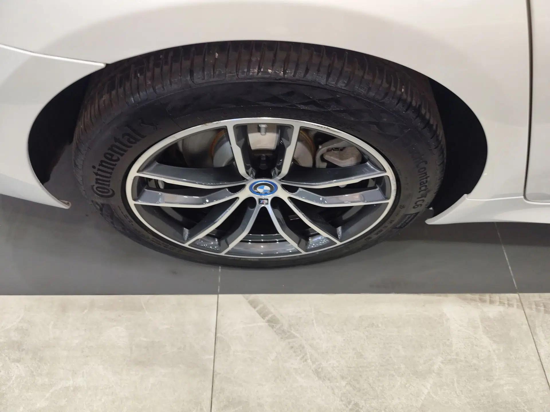 BMW 5 Series New Energy 2022 535Le M Sport Package — миниатюра 11