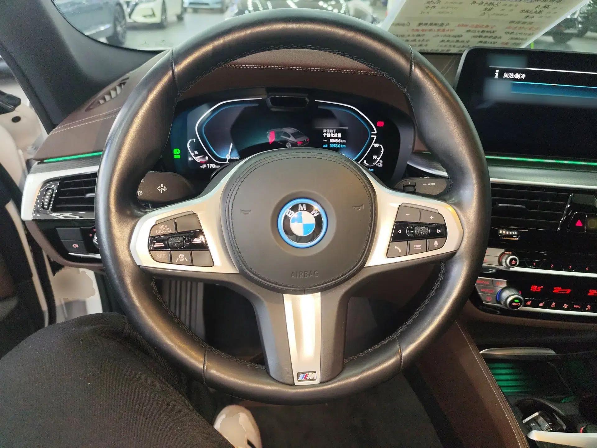 BMW 5 Series New Energy 2022 535Le M Sport Package — миниатюра 13