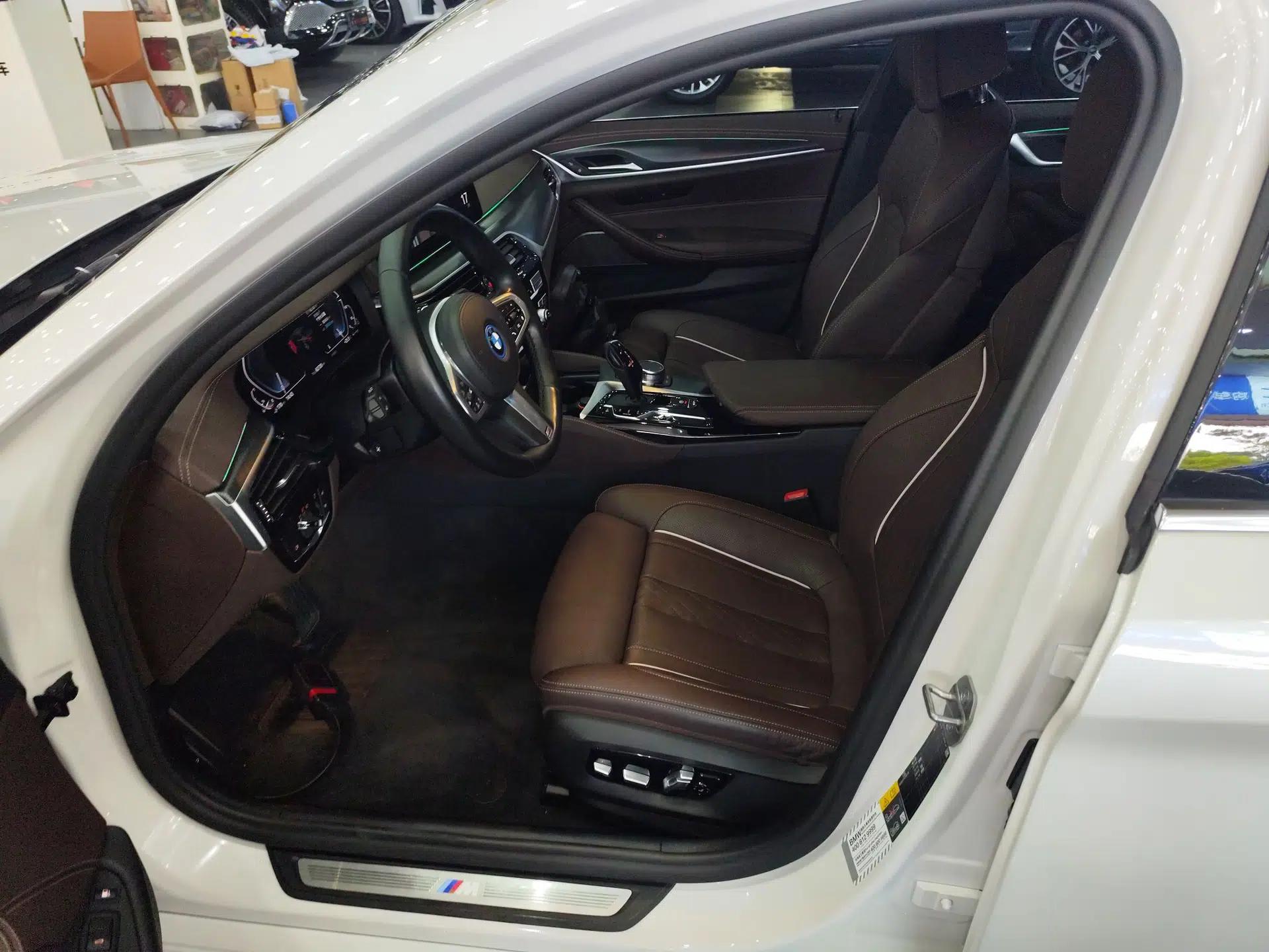 BMW 5 Series New Energy 2022 535Le M Sport Package — миниатюра 17