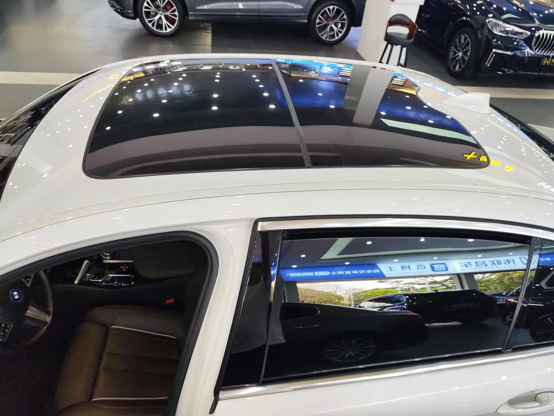BMW 5 Series New Energy 2022 535Le M Sport Package — миниатюра 5