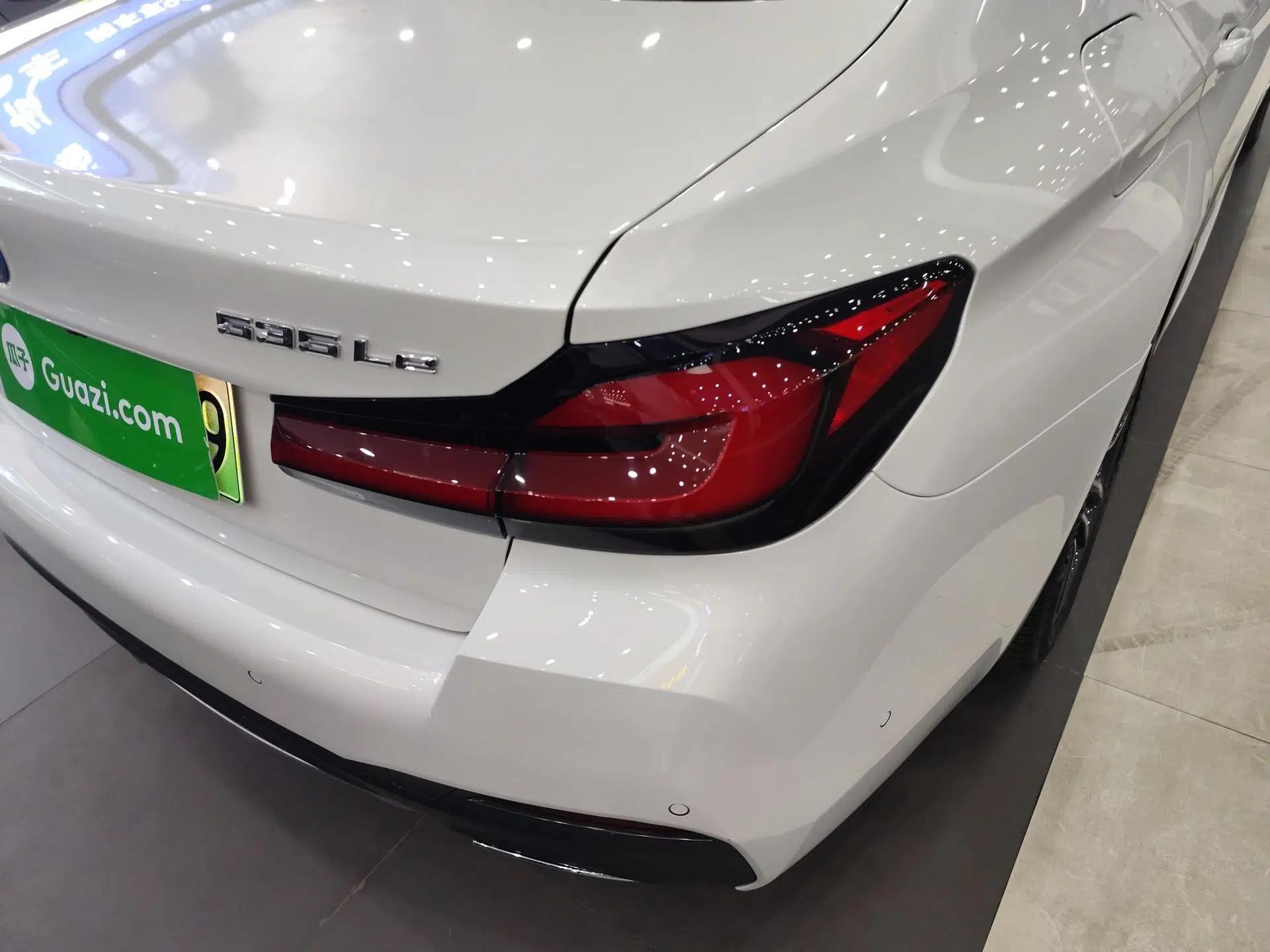 BMW 5 Series New Energy 2022 535Le M Sport Package — миниатюра 9