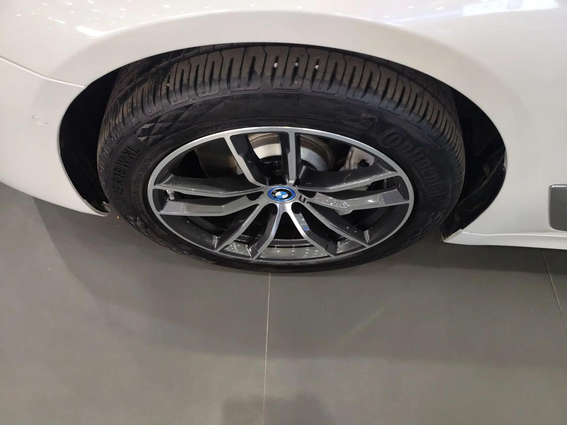 BMW 5 Series New Energy 2022 535Le M Sport Package — миниатюра 10