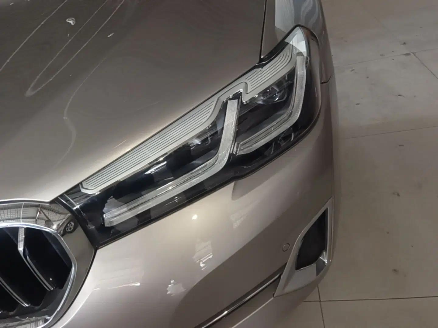 BMW 5 Series New Energy 2022 Second Facelift 535Le Luxury Package — миниатюра 8