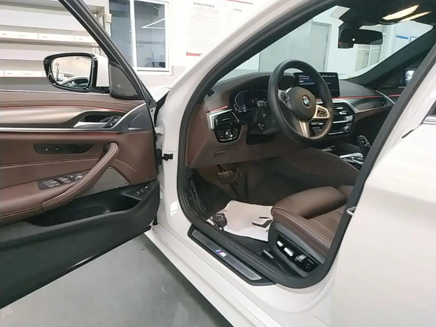 BMW 5 Series New Energy 2021 535Le Pioneer Edition M Sport Package — миниатюра 18