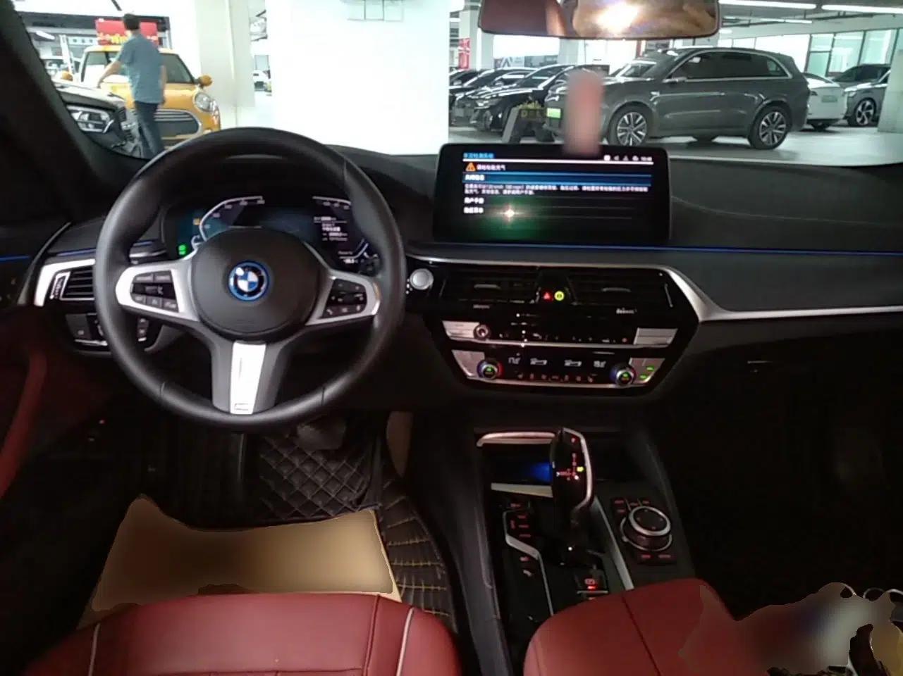 BMW 5 Series New Energy 2022 Restyled 535Le M Sport Package — миниатюра 12