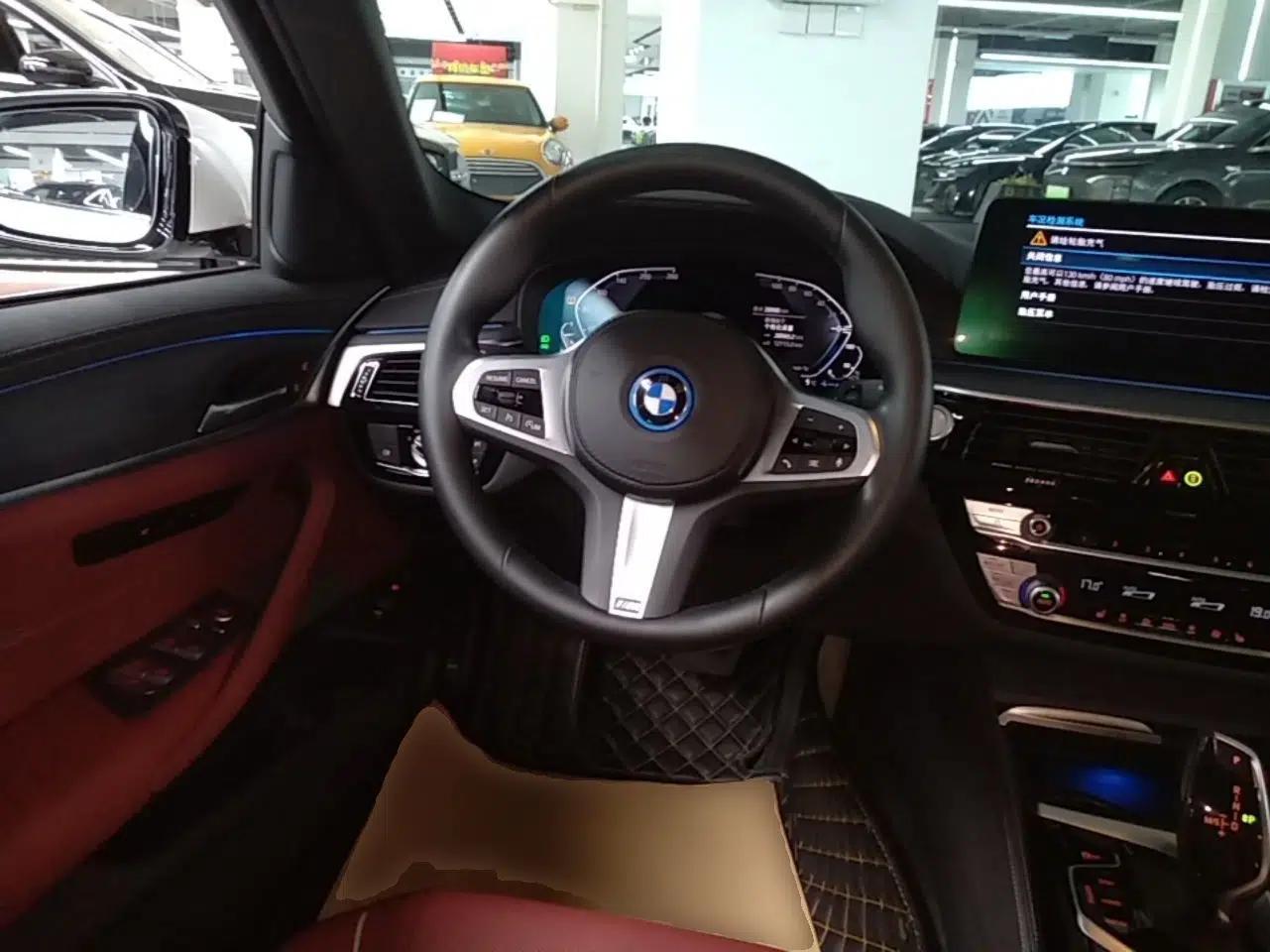 BMW 5 Series New Energy 2022 Restyled 535Le M Sport Package — миниатюра 13
