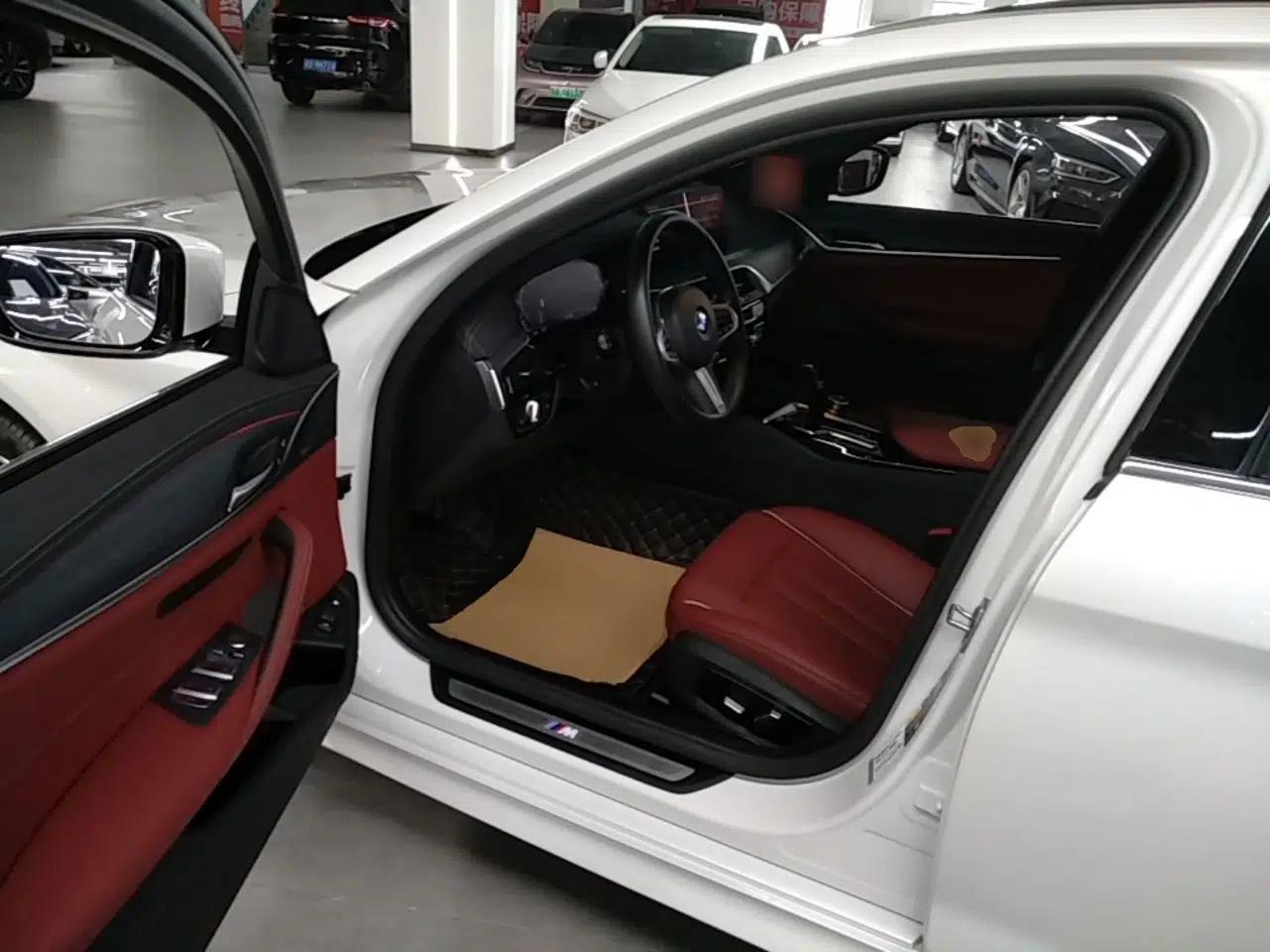 BMW 5 Series New Energy 2022 Restyled 535Le M Sport Package — миниатюра 17