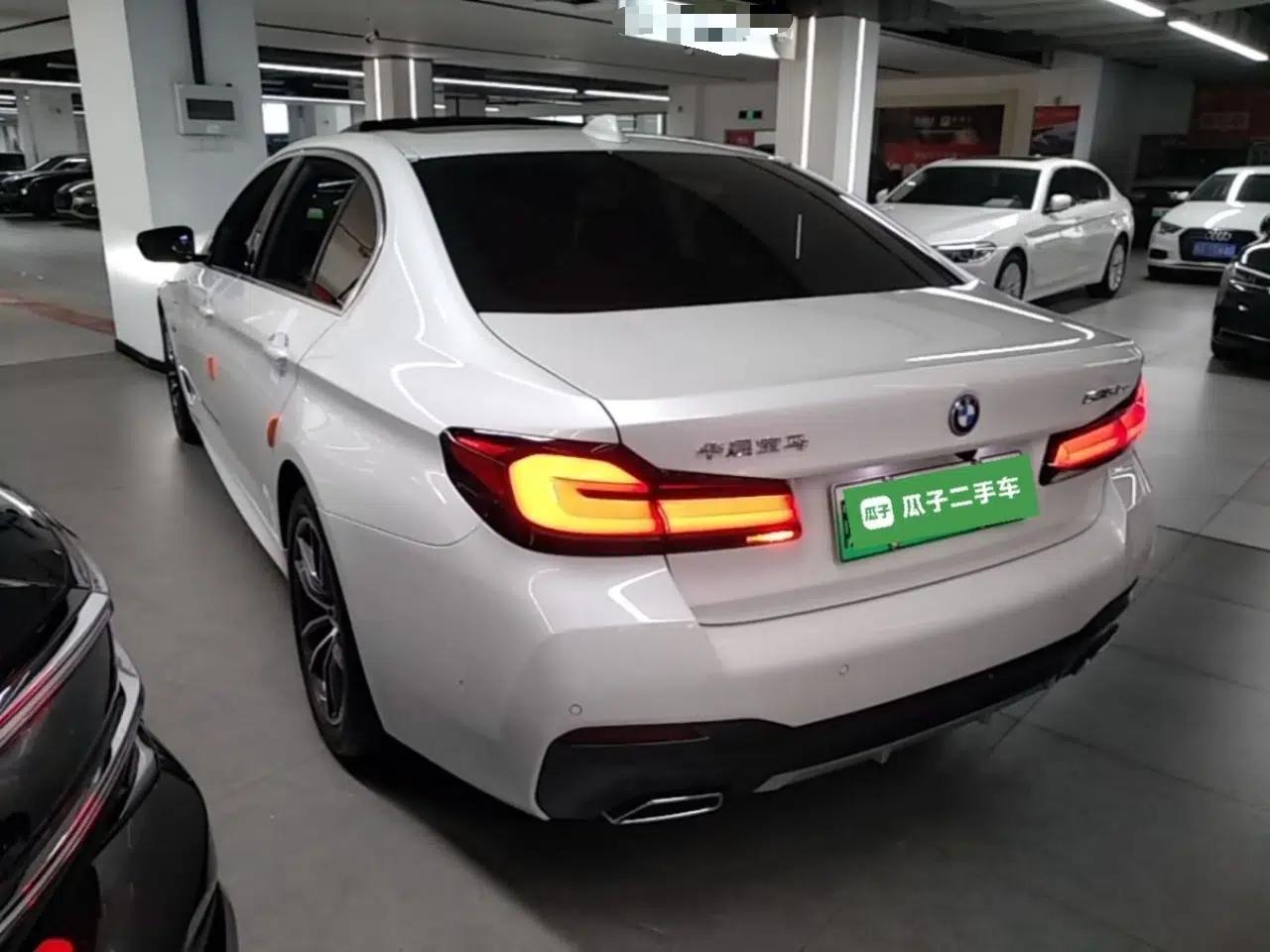 BMW 5 Series New Energy 2022 Restyled 535Le M Sport Package — миниатюра 4