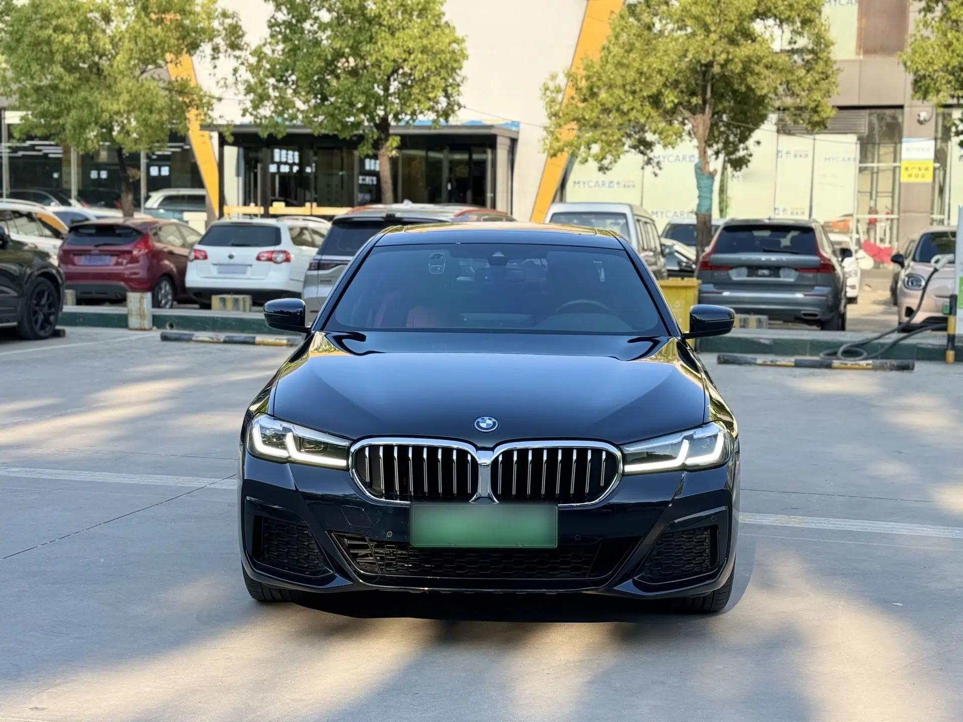 BMW 5 Series New Energy 2022 Restyled 535Le M Sport Package — миниатюра 4