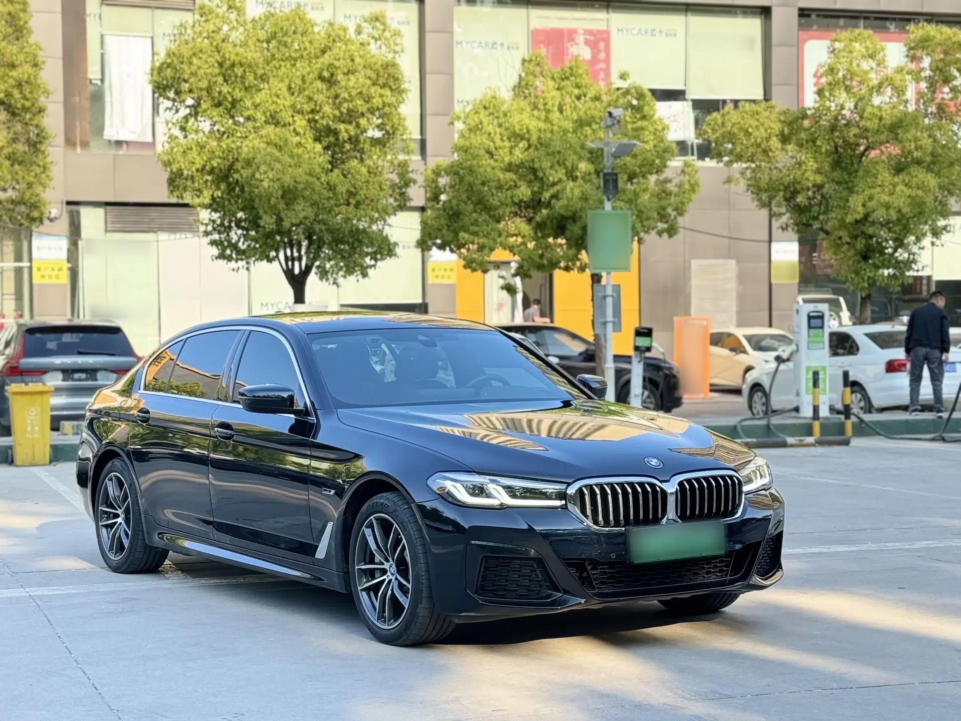 BMW 5 Series New Energy 2022 Restyled 535Le M Sport Package — миниатюра 5