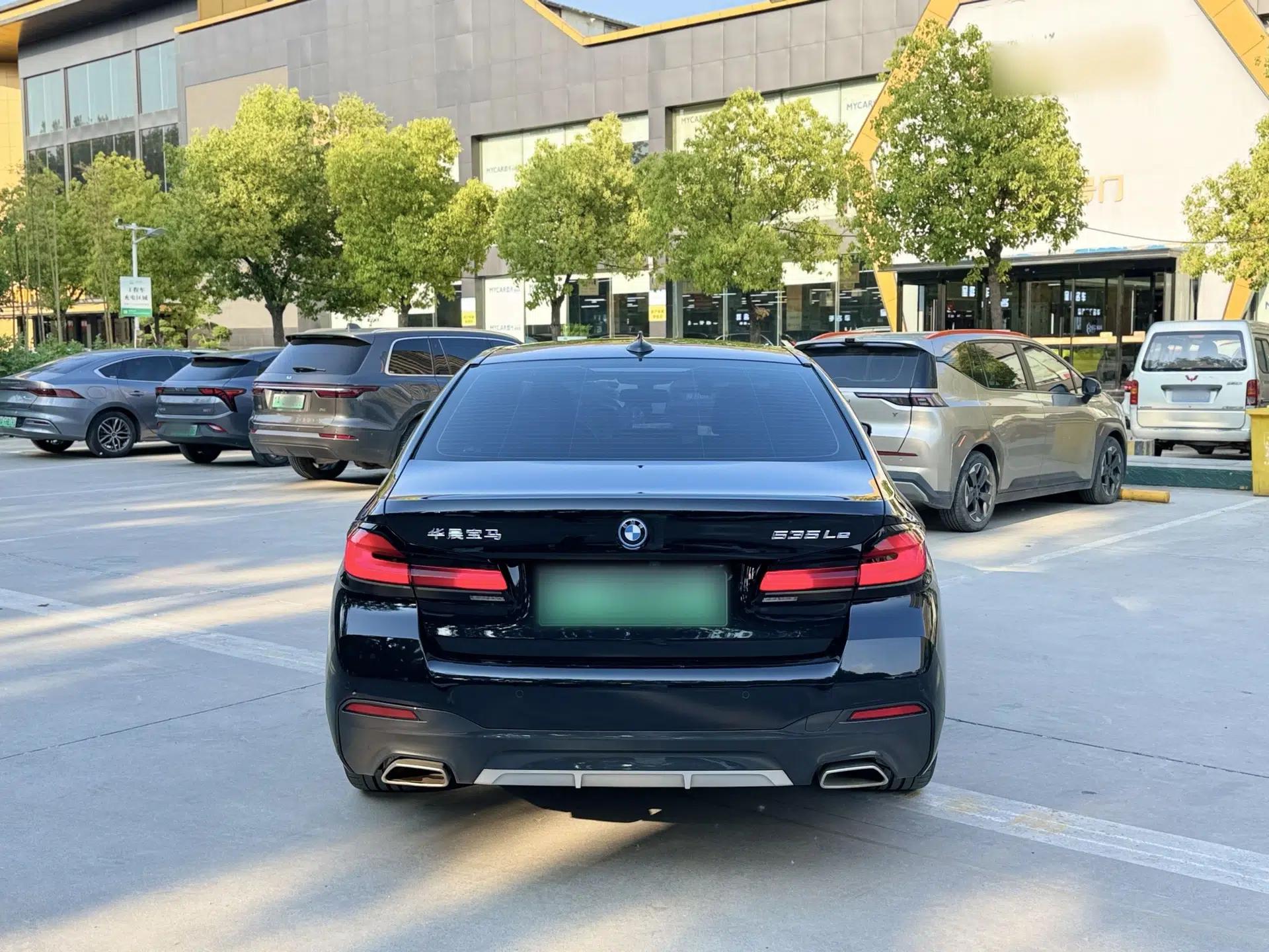 BMW 5 Series New Energy 2022 Restyled 535Le M Sport Package — миниатюра 7