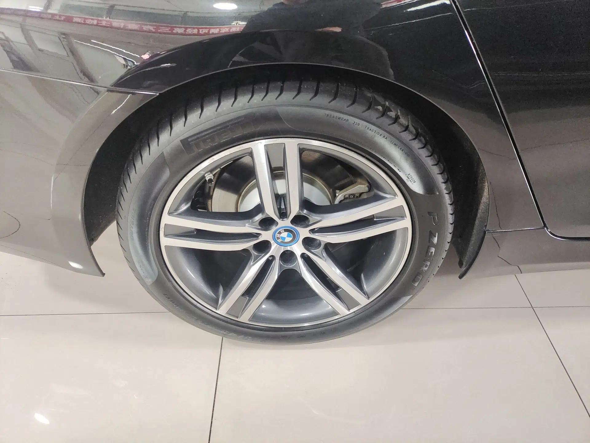 BMW 5 Series New Energy 2022 Updated Version 535Le Luxury Package — миниатюра 11