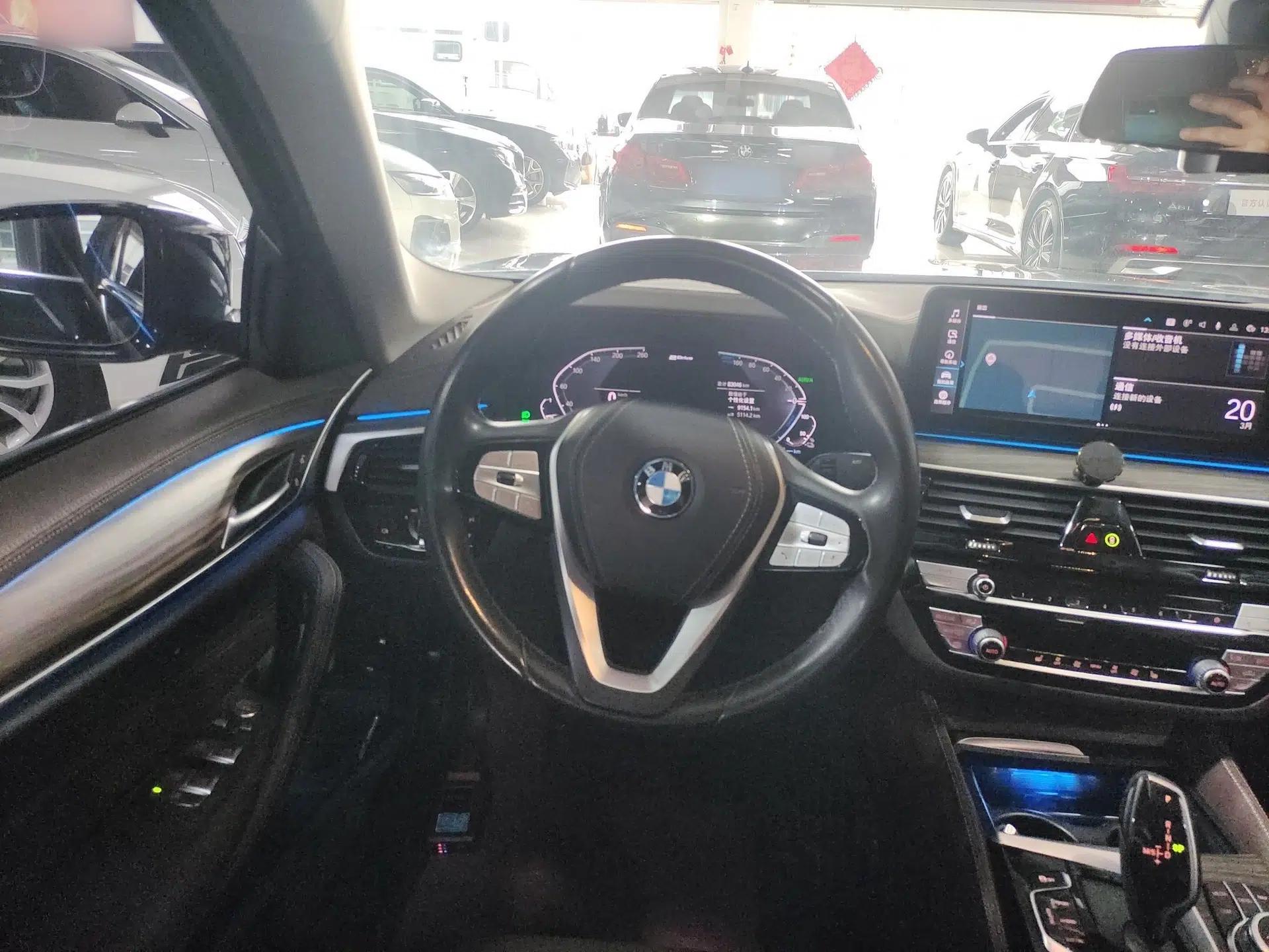 BMW 5 Series New Energy 2022 Updated Version 535Le Luxury Package — миниатюра 13