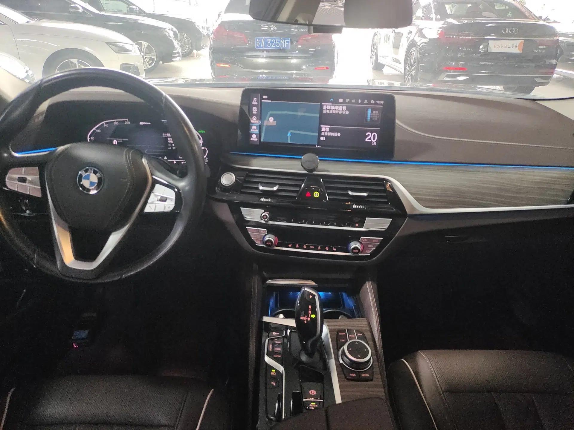 BMW 5 Series New Energy 2022 Updated Version 535Le Luxury Package — миниатюра 15