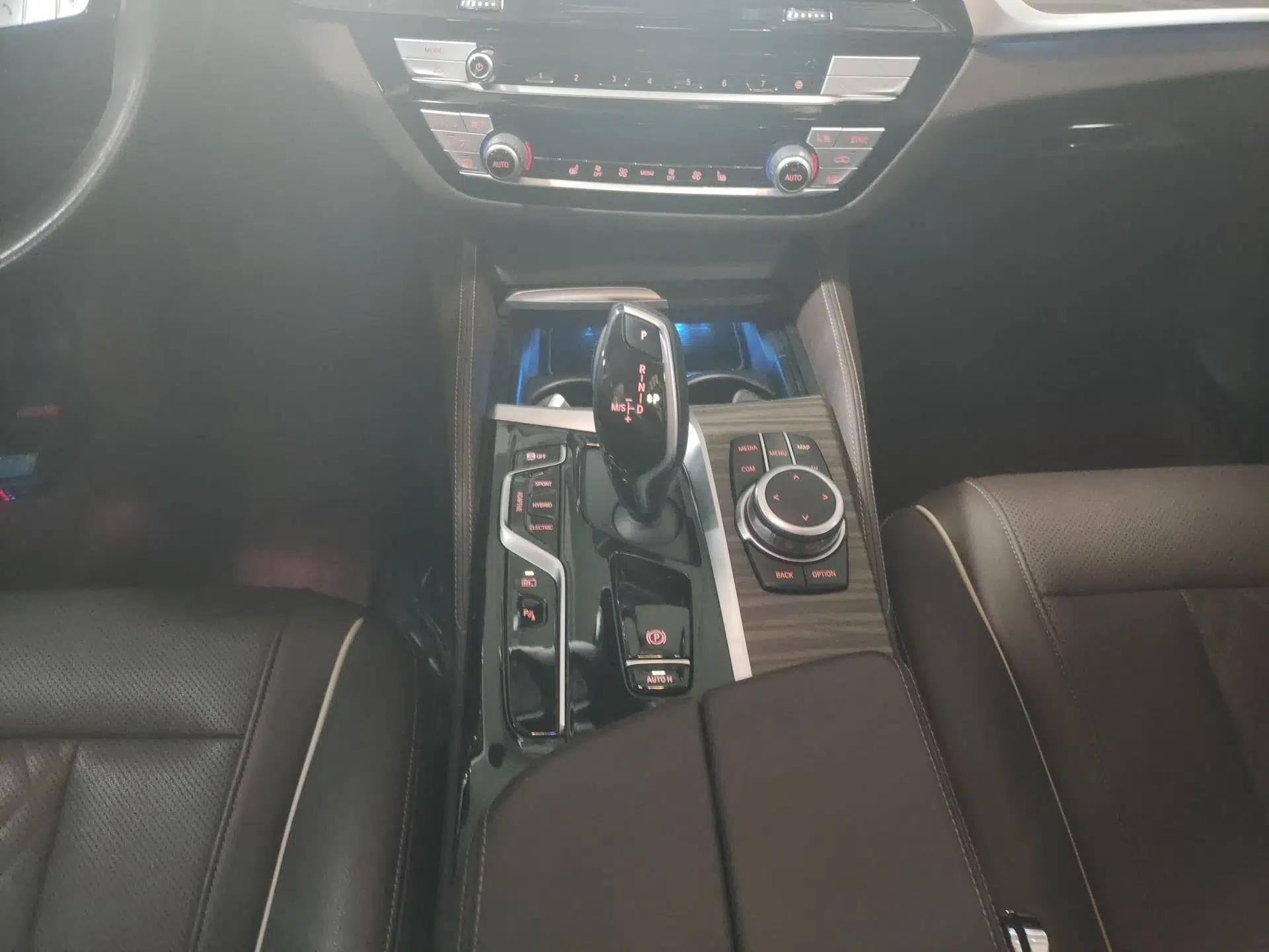 BMW 5 Series New Energy 2022 Updated Version 535Le Luxury Package — миниатюра 16