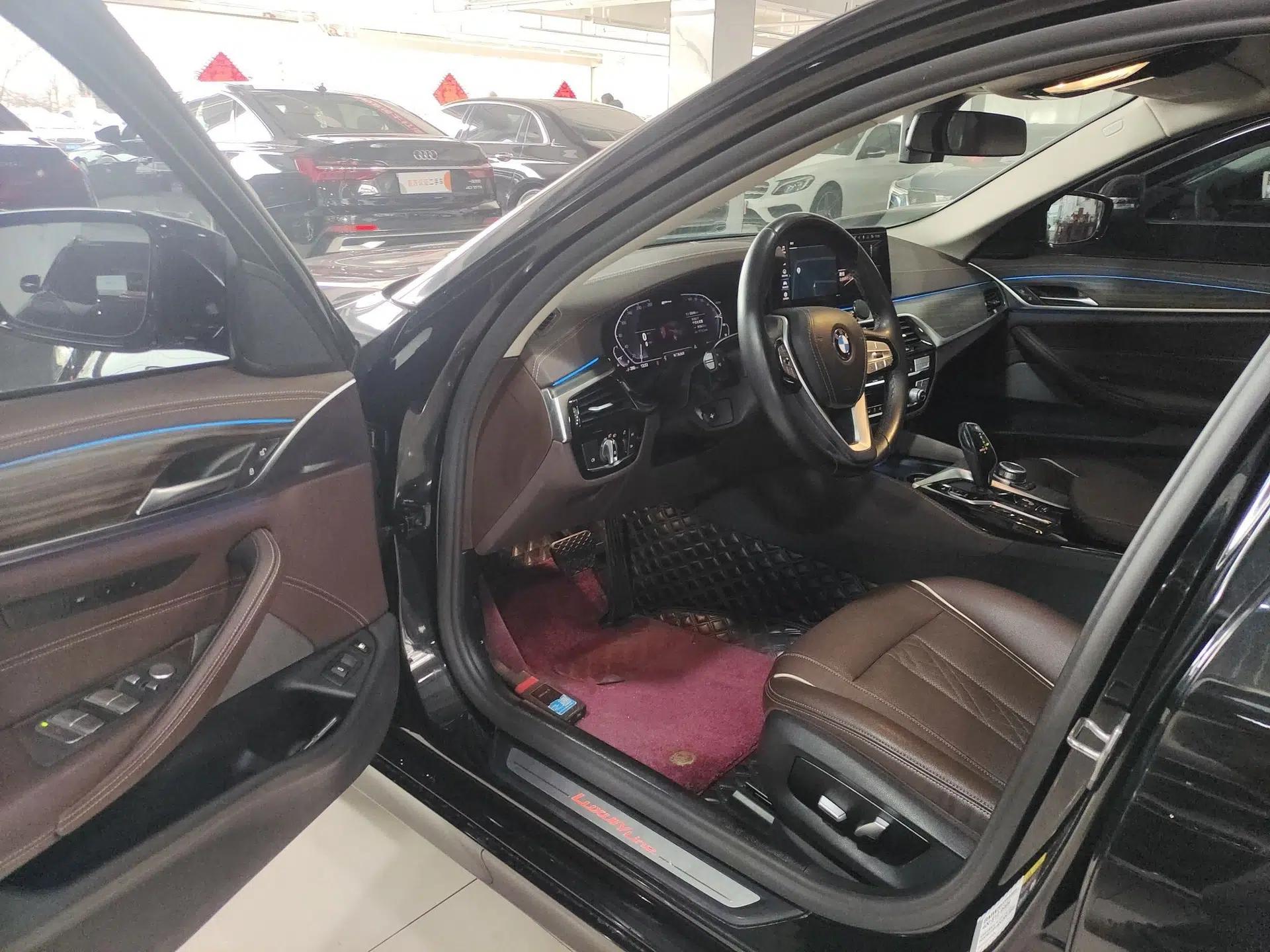 BMW 5 Series New Energy 2022 Updated Version 535Le Luxury Package — миниатюра 18