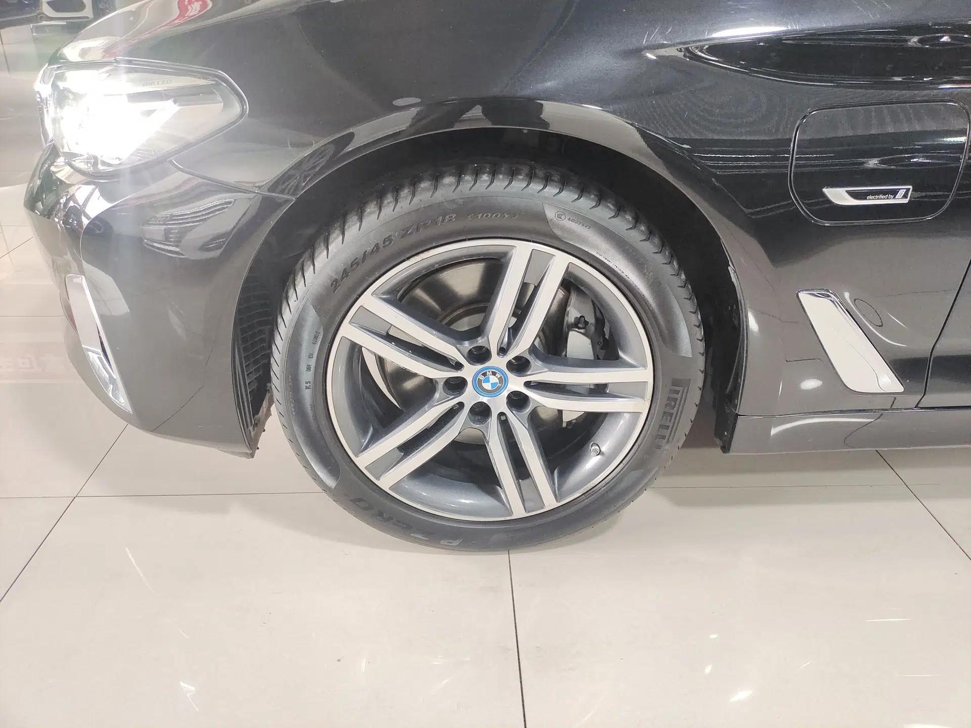 BMW 5 Series New Energy 2022 Updated Version 535Le Luxury Package — миниатюра 10