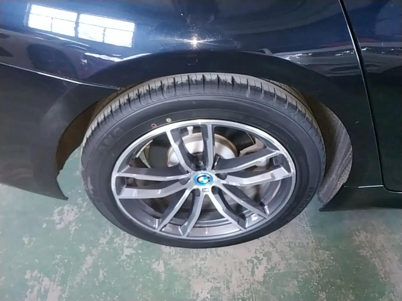 BMW 5 Series New Energy 2022 Restyled 535Le M Sport Package — миниатюра 11