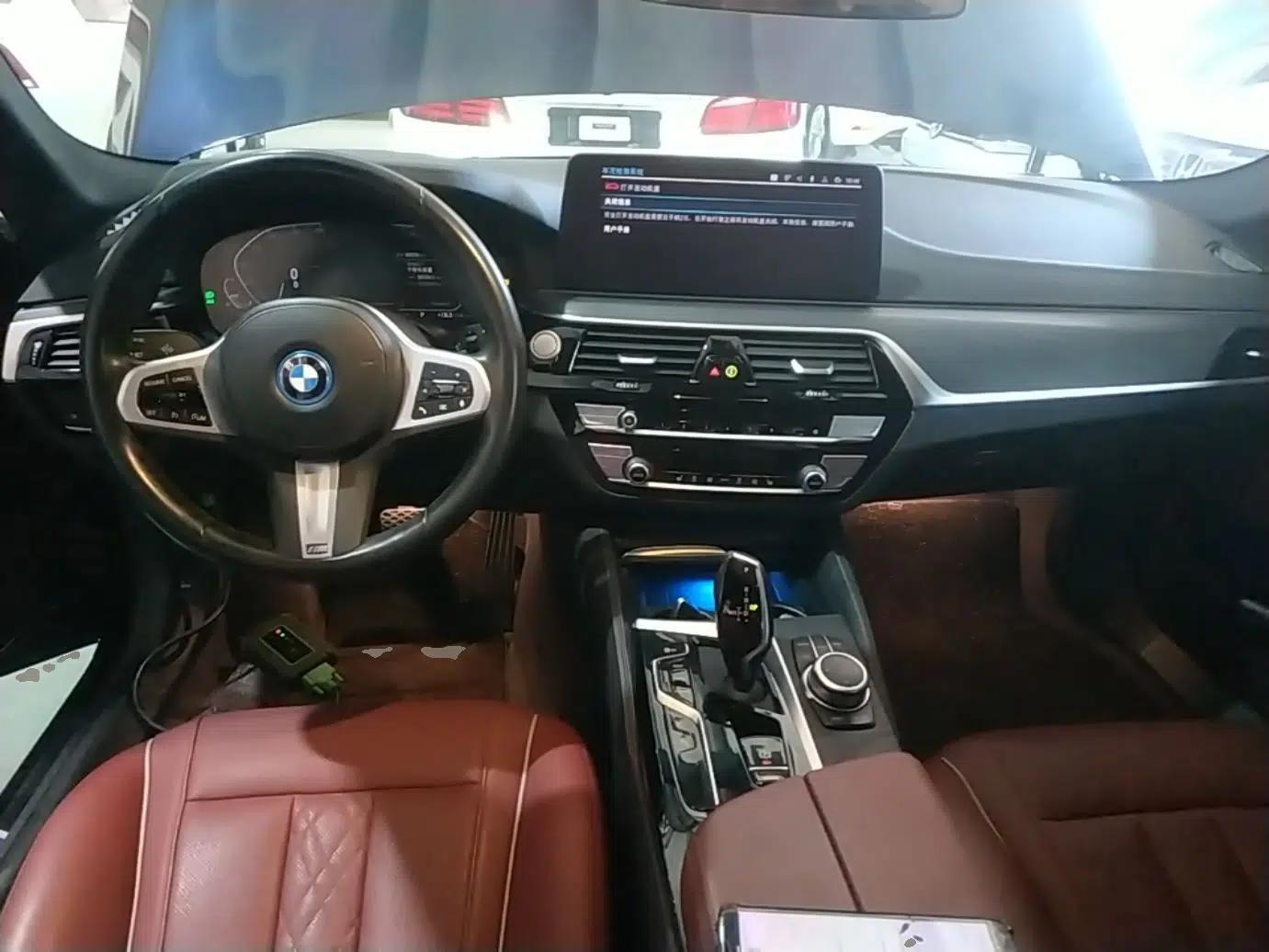 BMW 5 Series New Energy 2022 Restyled 535Le M Sport Package — миниатюра 12