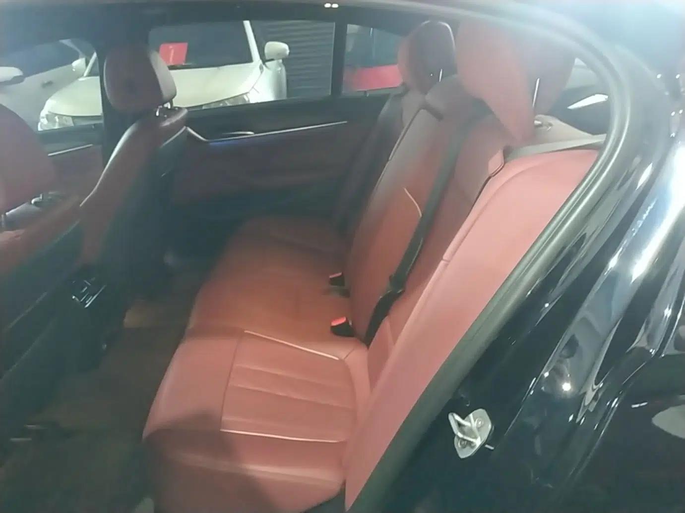 BMW 5 Series New Energy 2022 Restyled 535Le M Sport Package — миниатюра 20