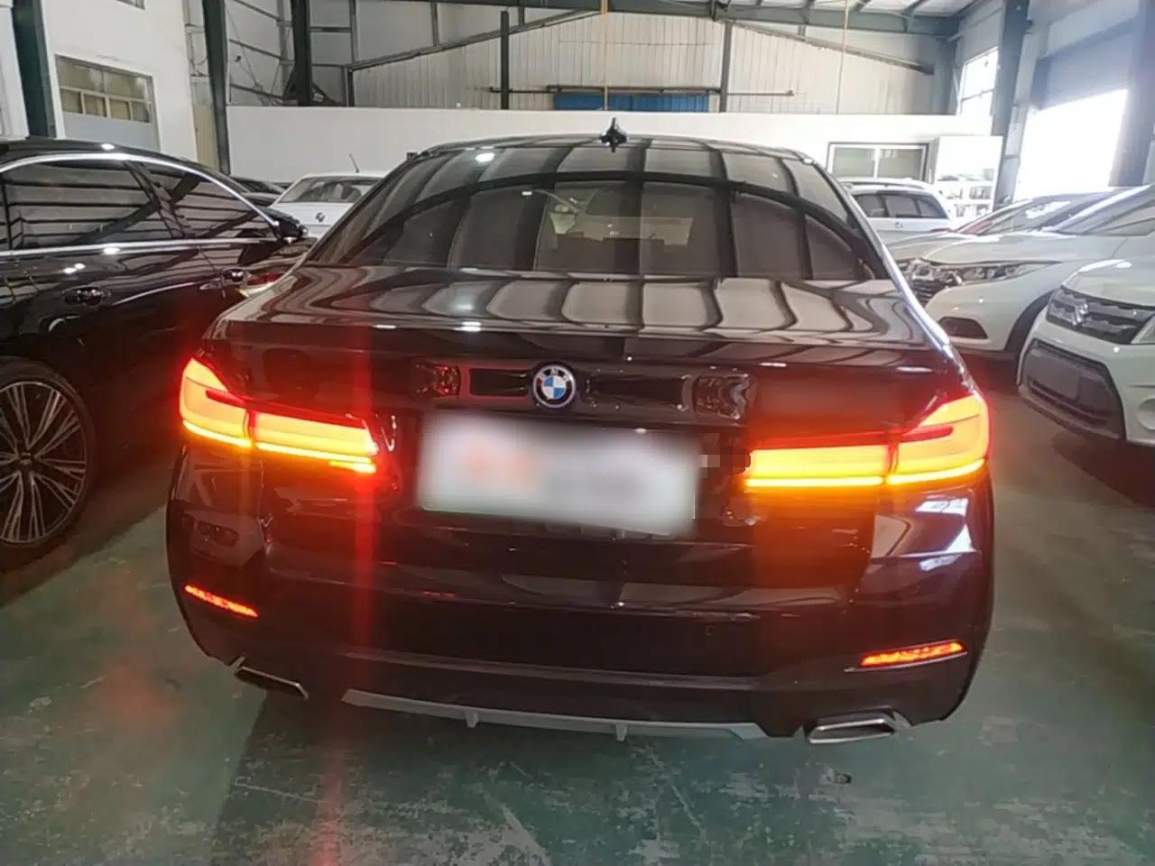 BMW 5 Series New Energy 2022 Restyled 535Le M Sport Package — миниатюра 5