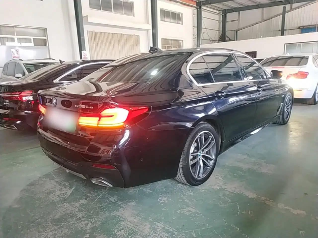 BMW 5 Series New Energy 2022 Restyled 535Le M Sport Package — миниатюра 6