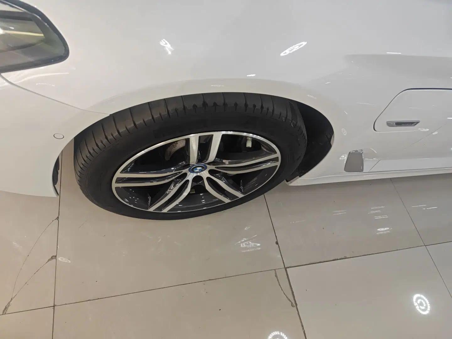 BMW 5 Series New Energy 2022 Updated Version 535Le Luxury Package — миниатюра 10