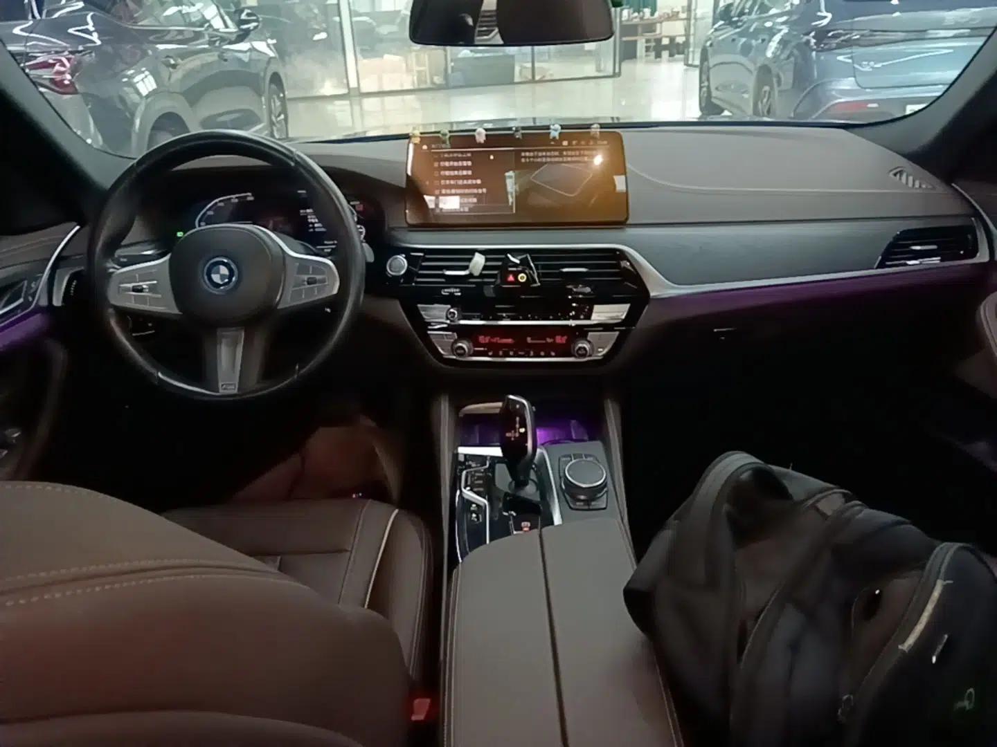 BMW 5 Series New Energy 2022 Restyled 535Le M Sport Package — миниатюра 12