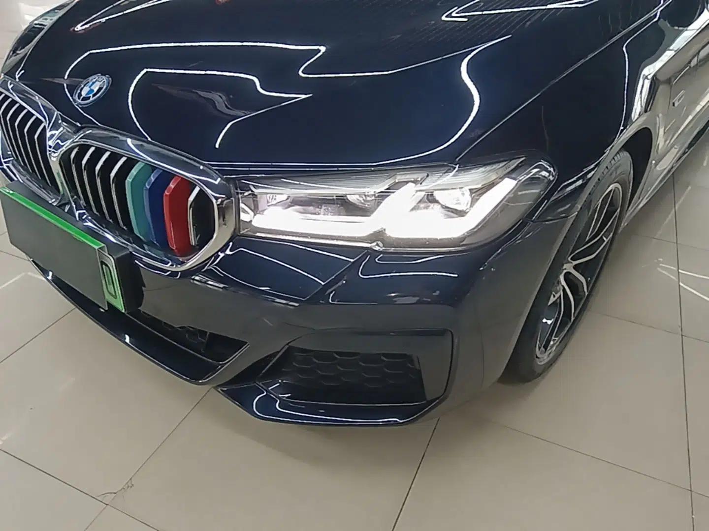 BMW 5 Series New Energy 2022 Restyled 535Le M Sport Package — миниатюра 8